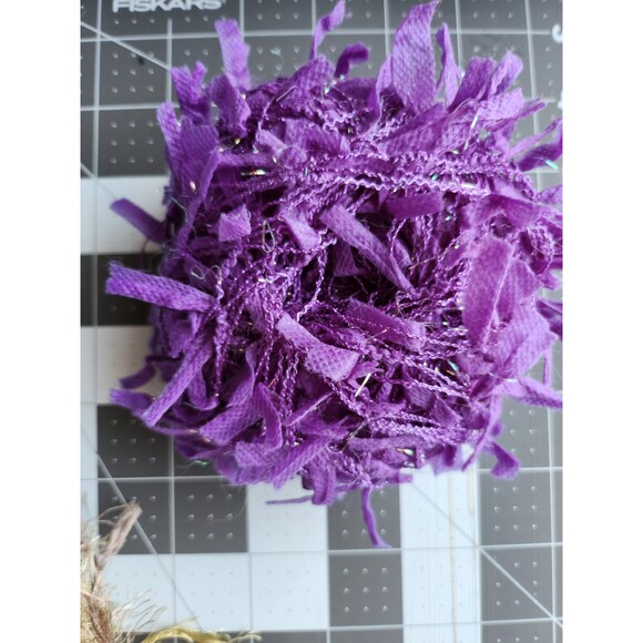 6 Partial Skeins of Specialty Yarns B47 - Picture 5 of 7